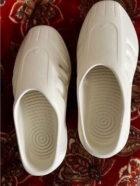 adidas men 9 Adifom IlInfinity Mule 001 Unisex Mule
Slippers Athletic
